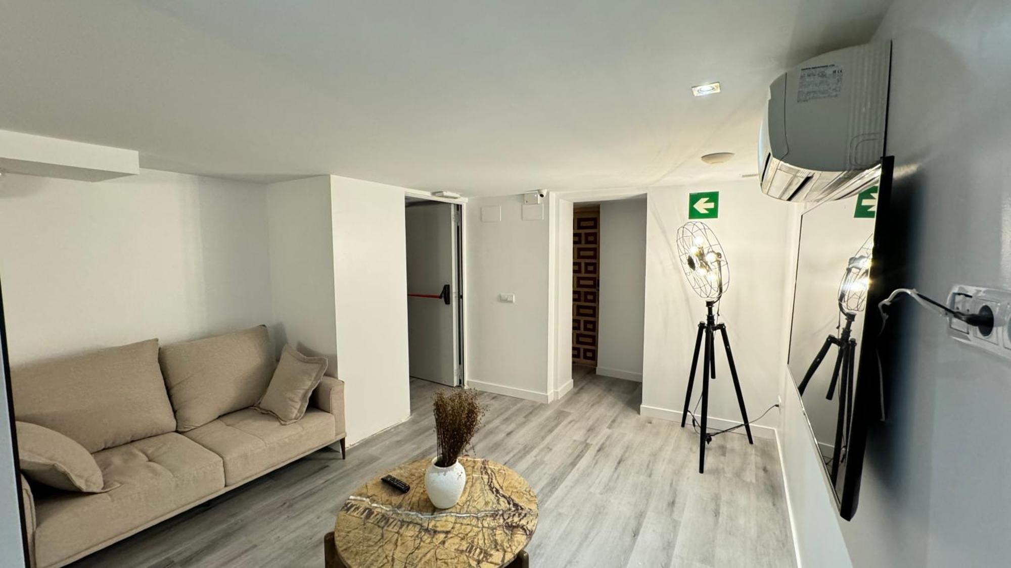 Hostel Leganitos -no Ascensor-
